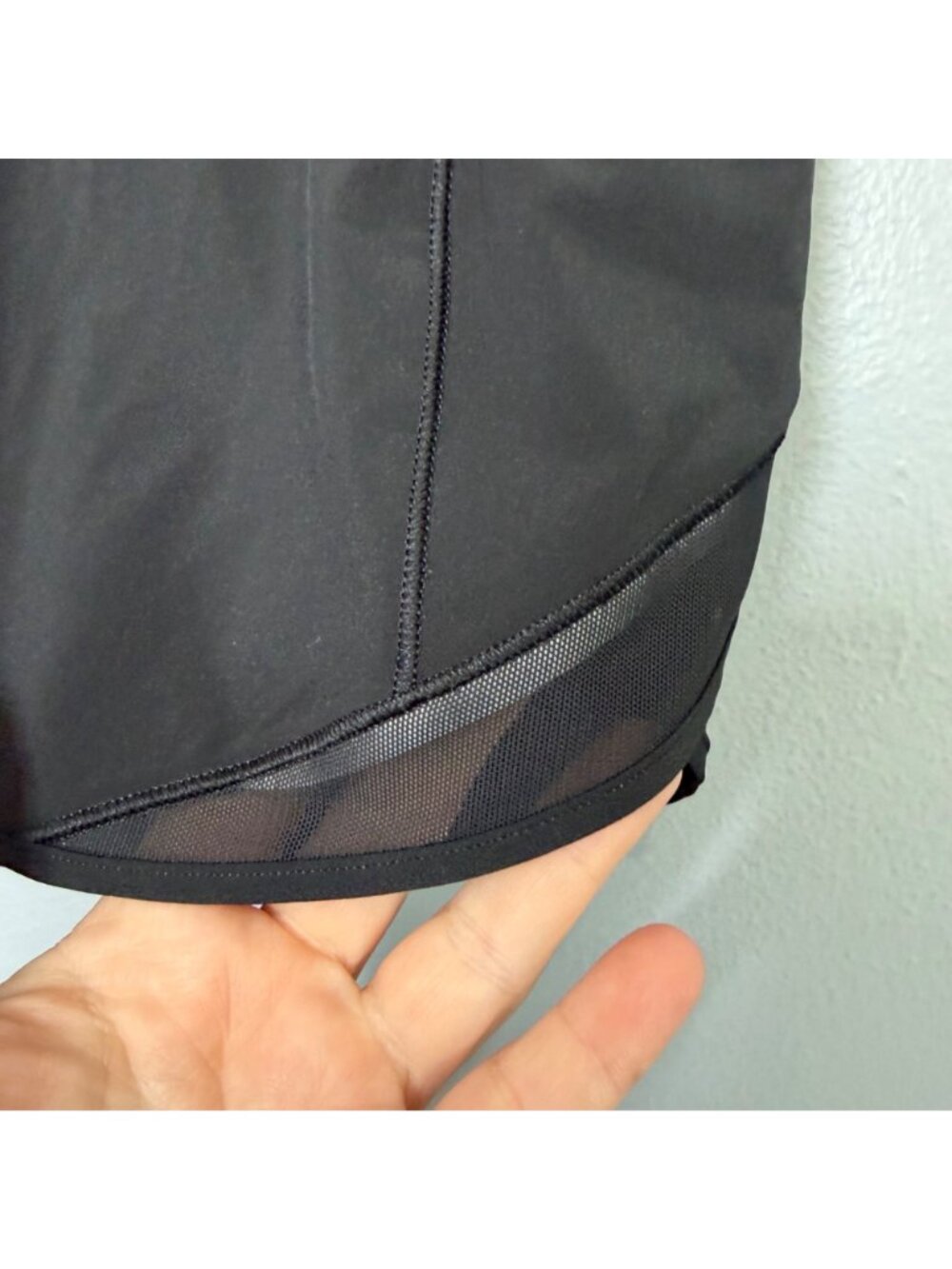 LULULEMON hotty hot high rise skirt in black size 6 - Picture 2 of 7